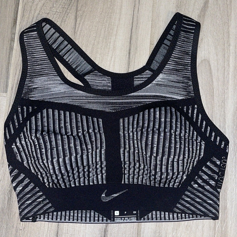 NWT Nike Sports Bra- Flyknit